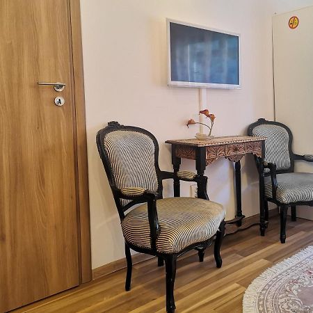 דירות בוקרשט Fancy 1Bd Family Friendly In Historical Centre מראה חיצוני תמונה