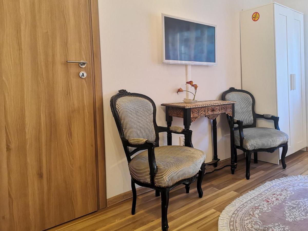 דירות בוקרשט Fancy 1Bd Family Friendly In Historical Centre מראה חיצוני תמונה