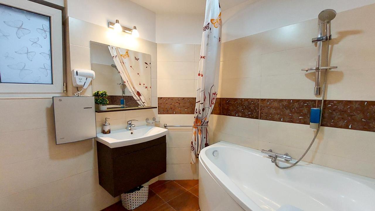 דירות בוקרשט Fancy 1Bd Family Friendly In Historical Centre מראה חיצוני תמונה