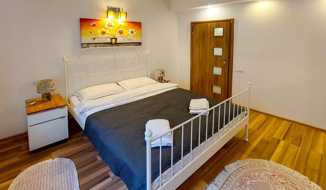 דירות בוקרשט Fancy 1Bd Family Friendly In Historical Centre מראה חיצוני תמונה