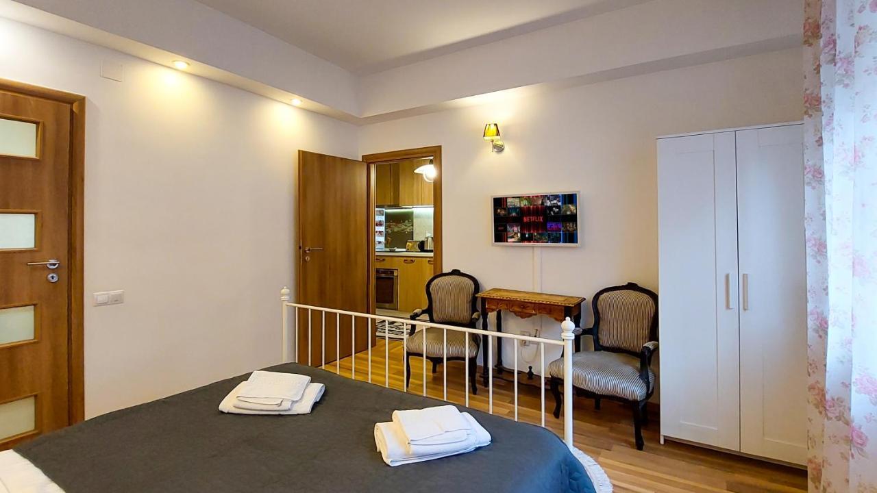 דירות בוקרשט Fancy 1Bd Family Friendly In Historical Centre מראה חיצוני תמונה