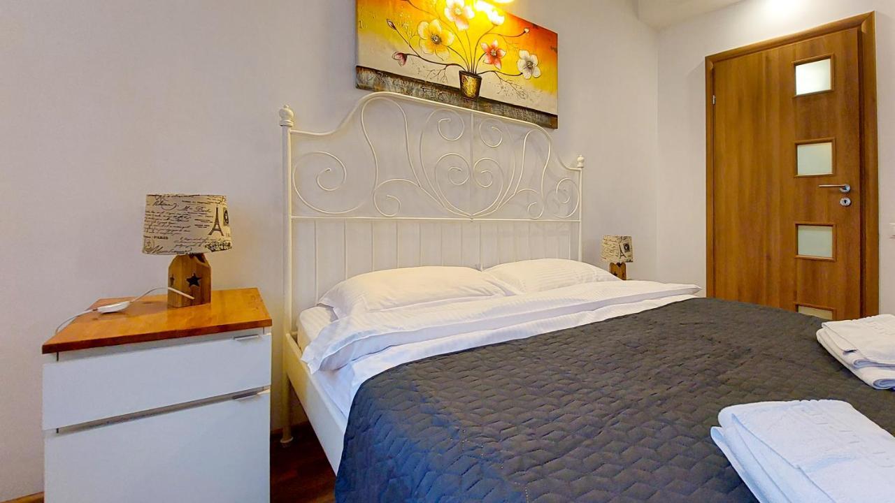 דירות בוקרשט Fancy 1Bd Family Friendly In Historical Centre מראה חיצוני תמונה
