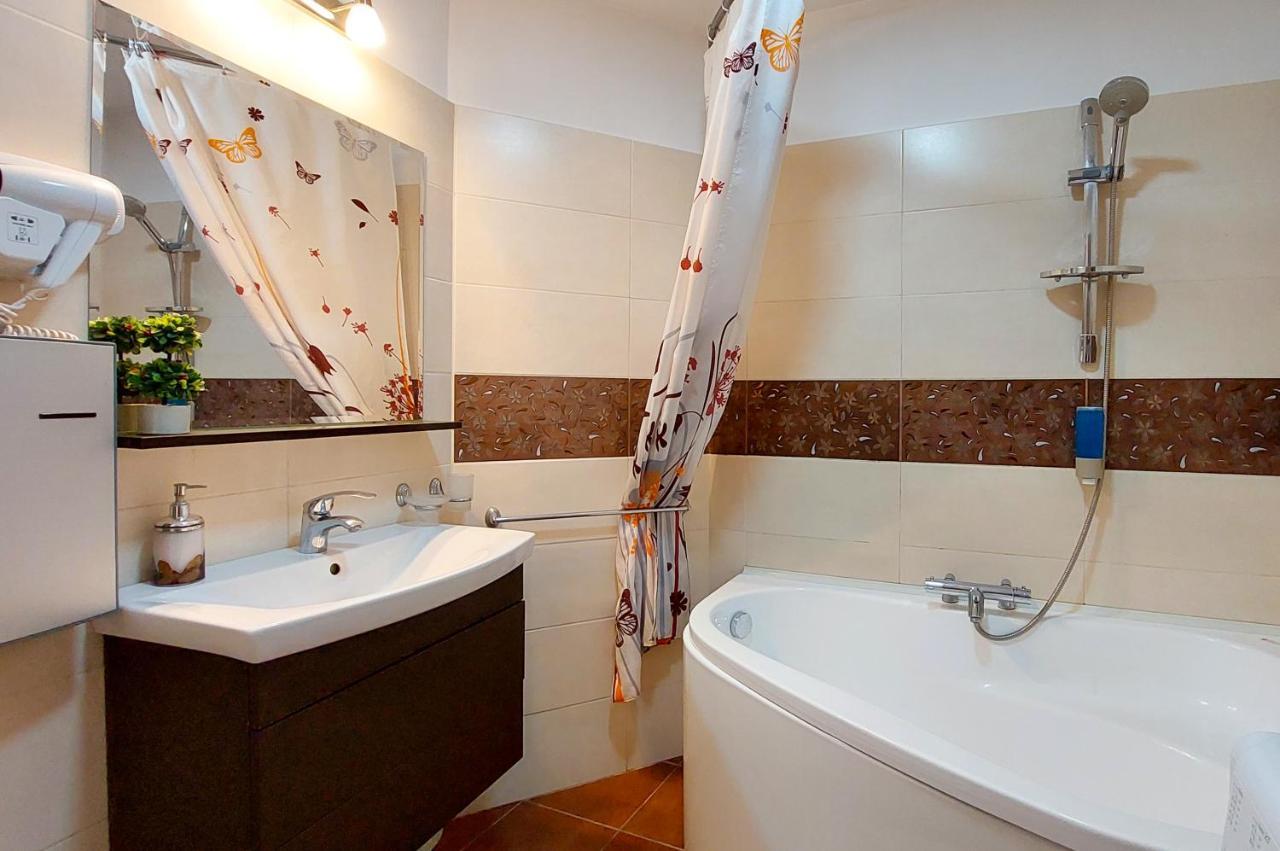 דירות בוקרשט Fancy 1Bd Family Friendly In Historical Centre מראה חיצוני תמונה