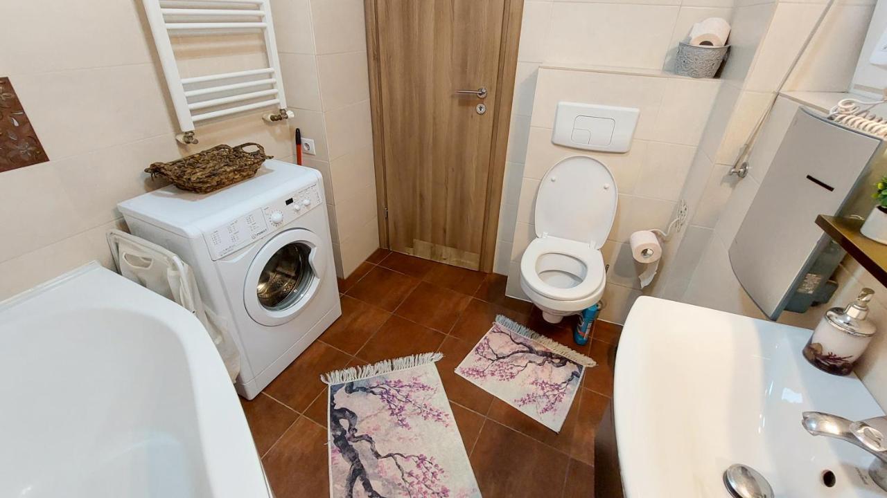 דירות בוקרשט Fancy 1Bd Family Friendly In Historical Centre מראה חיצוני תמונה