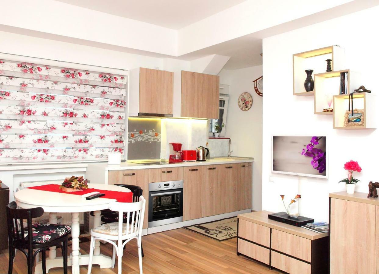 דירות בוקרשט Fancy 1Bd Family Friendly In Historical Centre מראה חיצוני תמונה